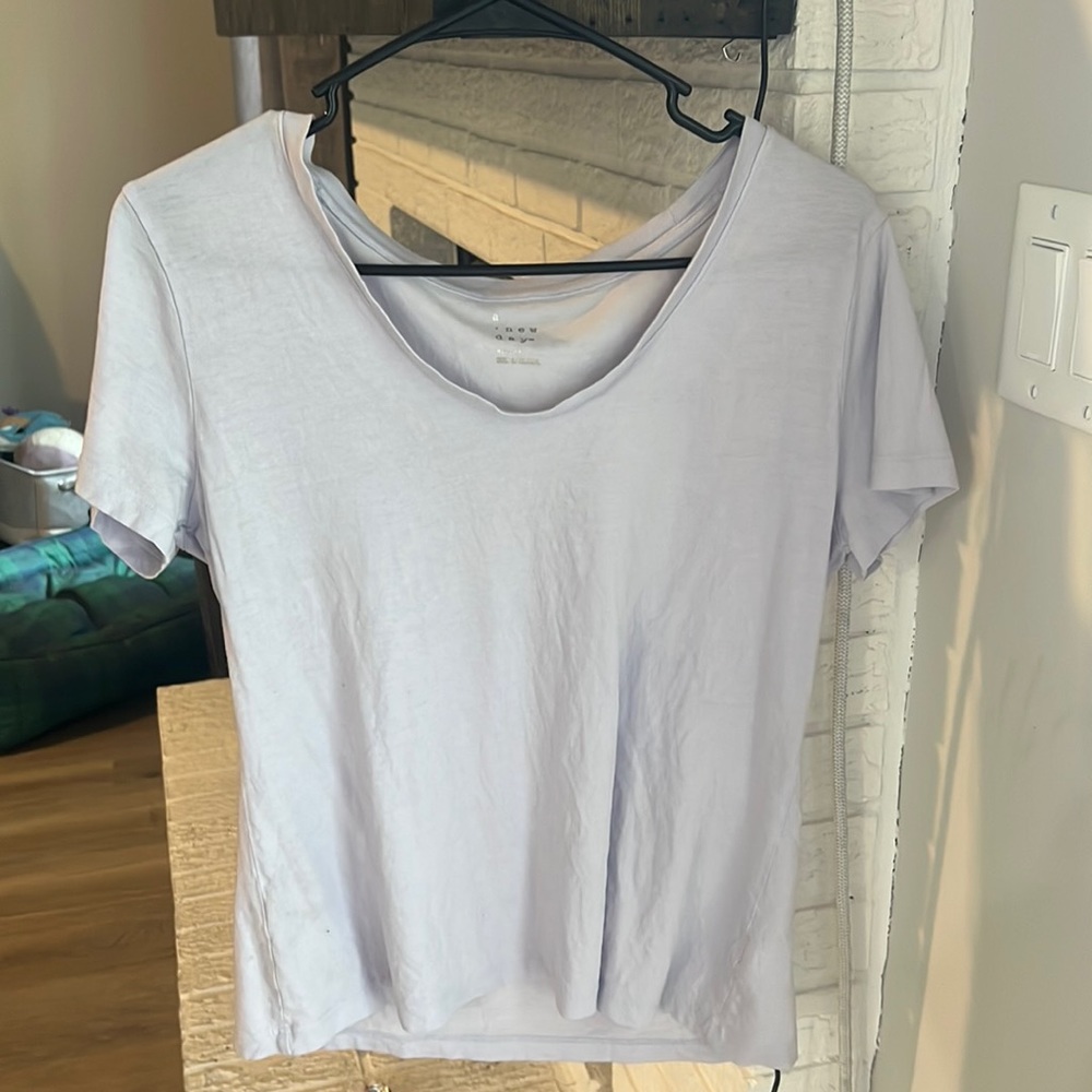 Women’s lilac scoop neck tshirt